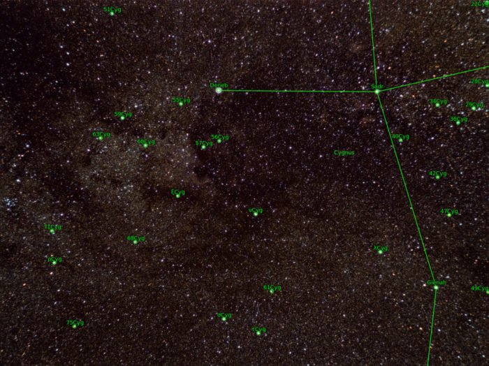 Изображение глубокого неба, состоящее из 30 снимков, сделанных на фиксированном штативе старым Olympus Zuiko OM 50 f/1.4 на камеру OM-D EM 10 m43.