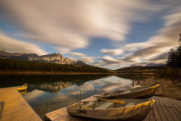Time lapse фото лодок на озере