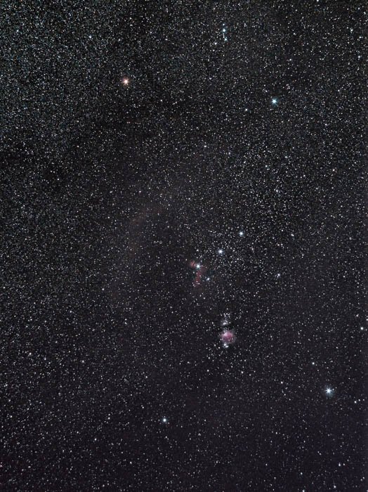 Фотография ночного неба Ригель, туманность Голова ведьмы, Бетельгейзе, туманность Розетта