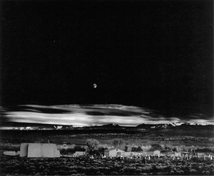 Черно-белая пейзажная фотография Анселя Адамса
