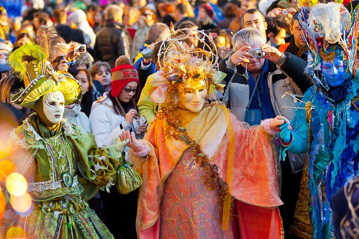 Уличная фотография карнавала в Венеции
