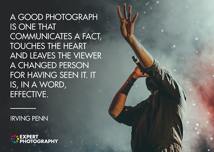 Атмосферная фотография живого концерта, на которую наложена цитата Ирвинга Пенна