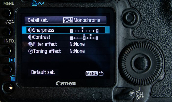 Крупный план монохромной съемки на Canon 5D Mark II.