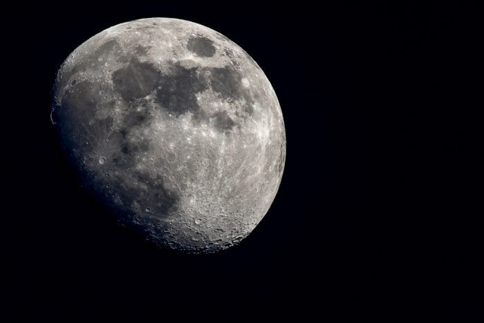 Фотография Луны крупным планом