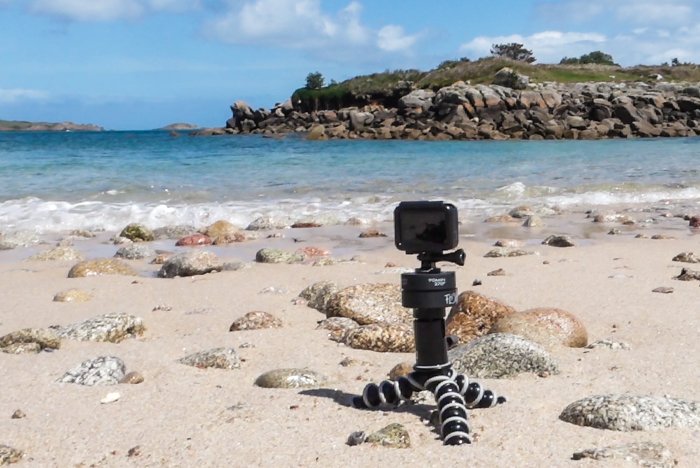 Камера GoPro установлена на панорамной головке Flow-Mo, закрепленной на шаровой головке на GorrillaPod. 