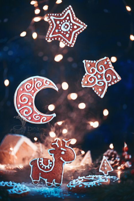 Волшебный рождественский натюрморт с плавающим печеньем