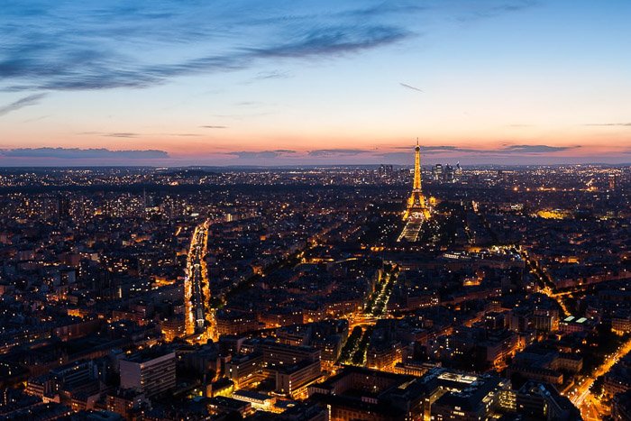 Вид с воздуха на горизонт Парижа. 