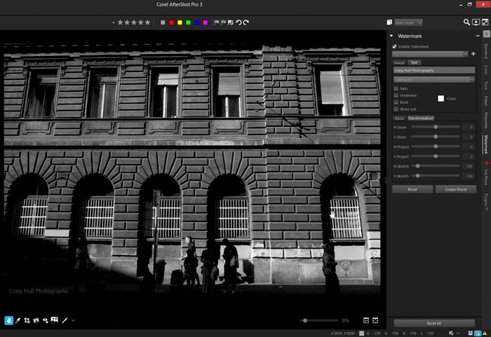 Скриншот добавления водяного знака на изображение уличной фотографии в Corel AfterShot Pro 3