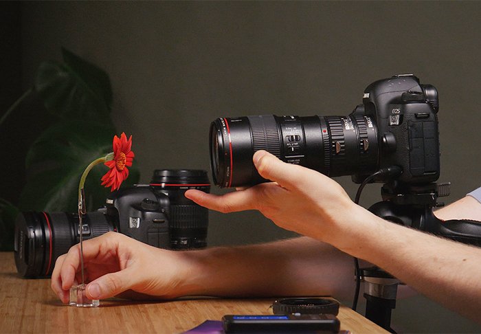 Фотография камеры Canon с удлинительными трубками