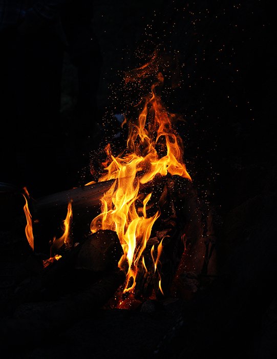 Пожар, сфотографированный ночью - фотографии пламени