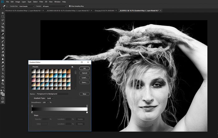 Скриншот преобразования портрета в черно-белый с помощью инструмента Photoshop 