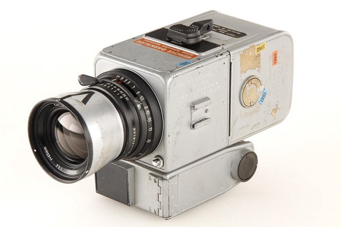 Старомодная камера, использованная для фотографирования Луны