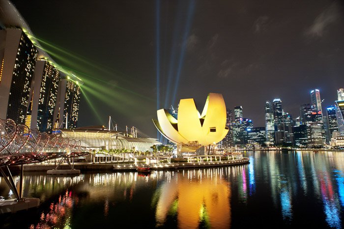 A stunning Singapose cityscape at night 