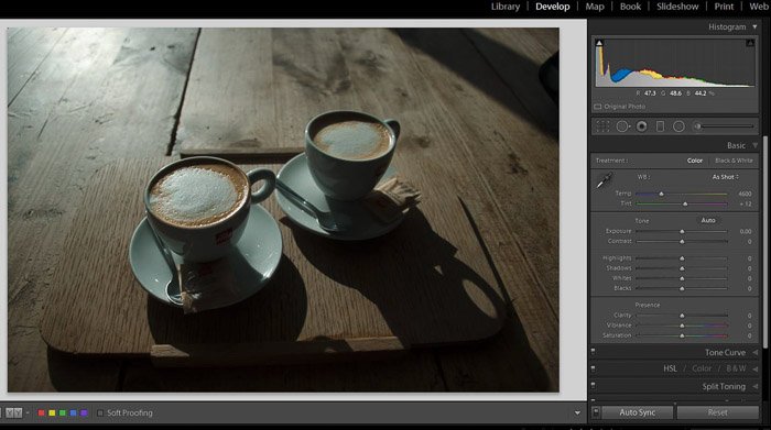 Скриншот из Lightroom, показывающий, как сделать черные цвета матовыми, чтобы придать изображениям выцветший вид