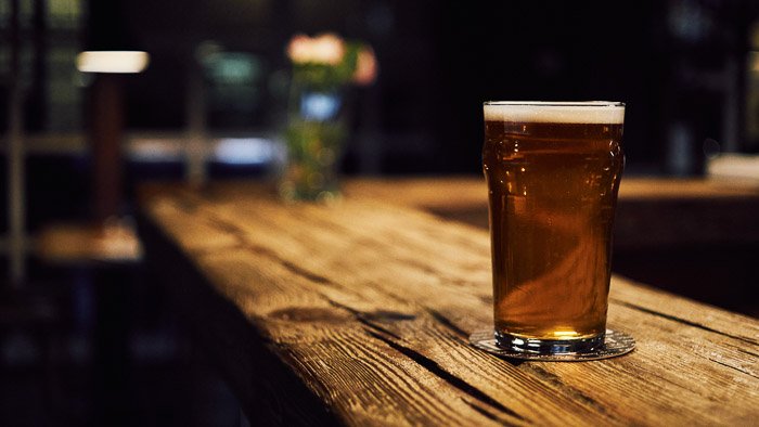Фотография пива на барной стойке - советы по фотосъемке пива