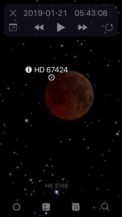 Скриншот проверки Луны с помощью приложения Sky Guide App