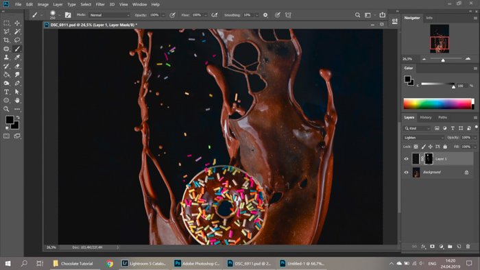 Скриншот редактирования фотографии еды с шоколадными брызгами в Photoshop