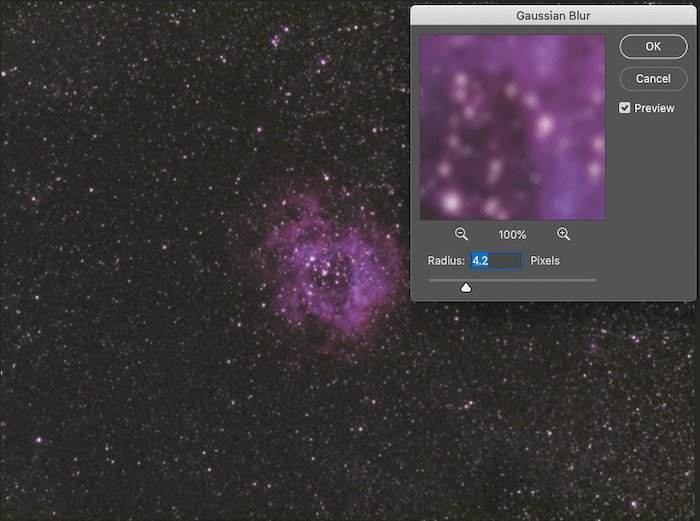 Скриншот использования гауссова размытия в Photoshop для редактирования астрофотографии