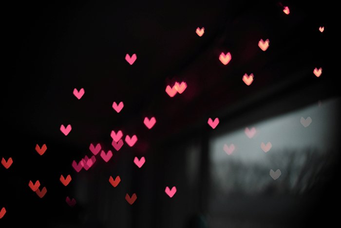 боке-светильники в форме сердца