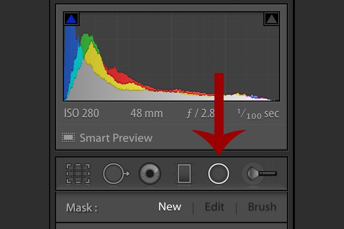 Скриншот, показывающий, как использовать инструмент Lightroom Radial Filter Tool