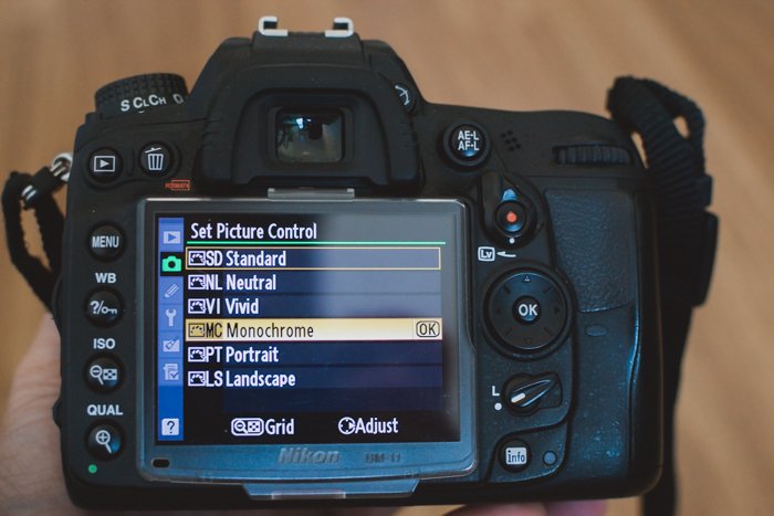 настройки зеркальной фотокамеры Nikon, показывающие, как снимать в тоне сепии