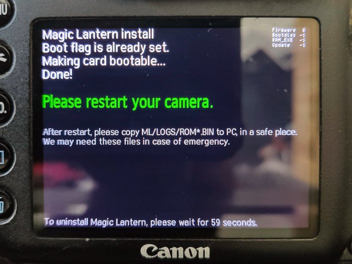 экран зеркального фотоаппарата Canon, на котором установлена программа magic lantern