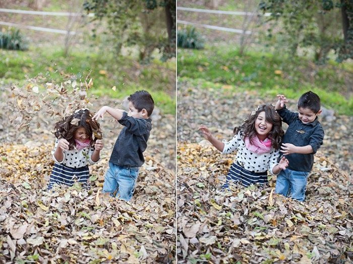 диптих портрет двух детей, играющих в листьях, демонстрирующий хорошие способы фотографирования непокорных детей