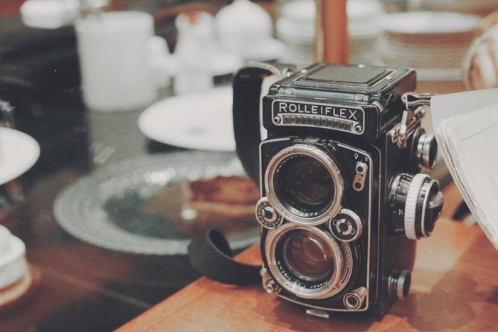 Фотография старинной кинокамеры
