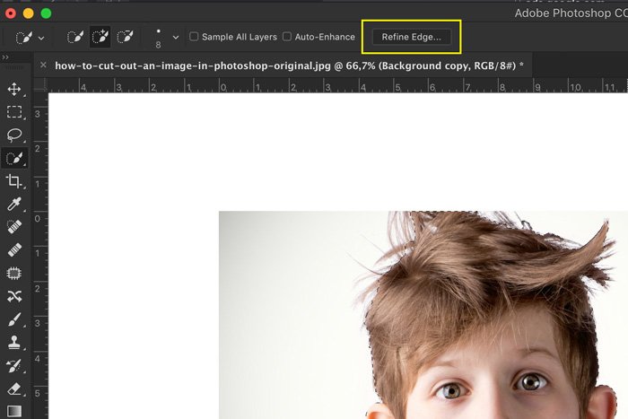Скриншот, показывающий, как фотошопить волосы с помощью инструмента refine edge