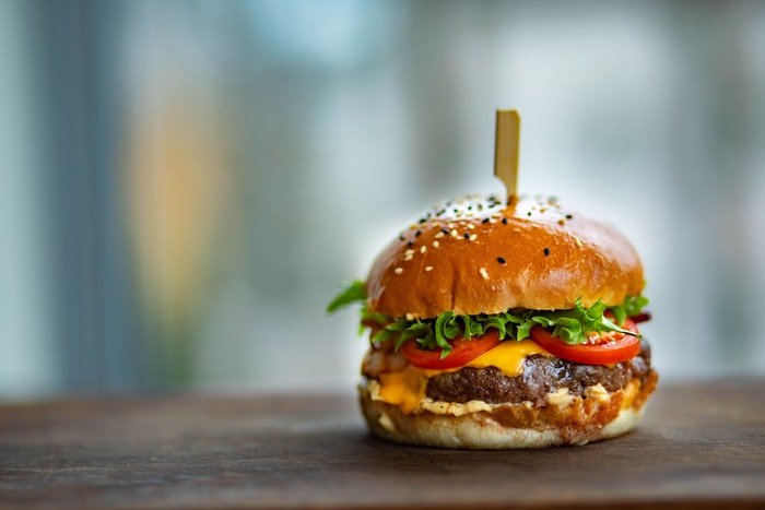 Рекламное изображение гамбургера