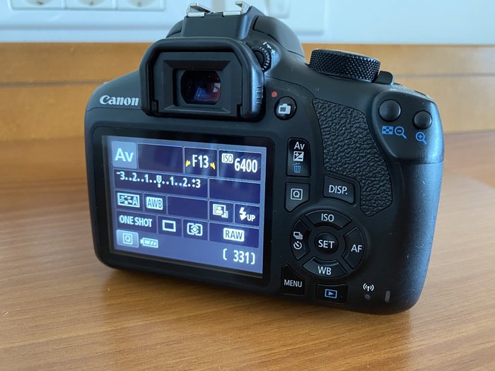 обратный снимок цифрового видоискателя Canon 1300D