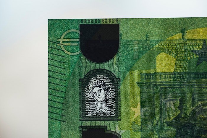 Изображение валюты, купюры евро, чтобы показать наиболее распространенную форму водяного знака