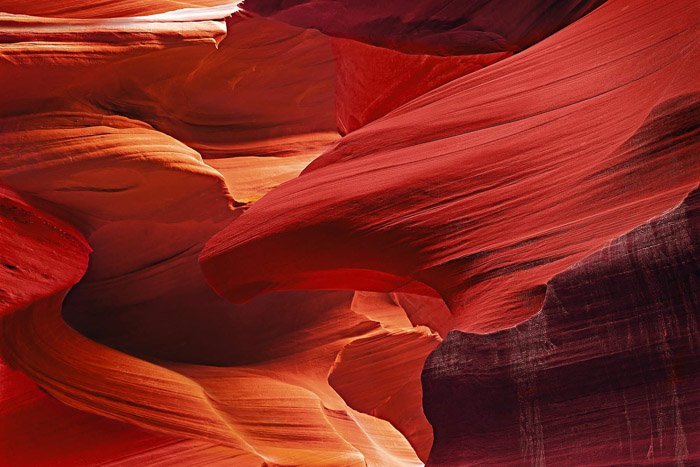 Фотография красно-оранжевых скал с каньона